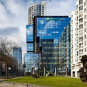 https://holiday-inn-express-rotterdam-central-station.amsterdamhotelsnl.com