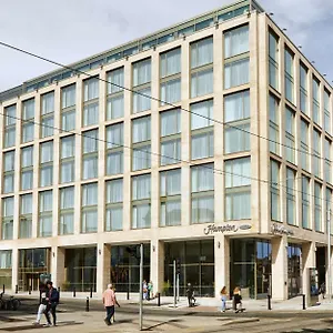 3* ホテル Hampton By Hilton Centre