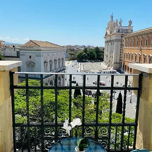 https://cecilia.it-romehotels.com
